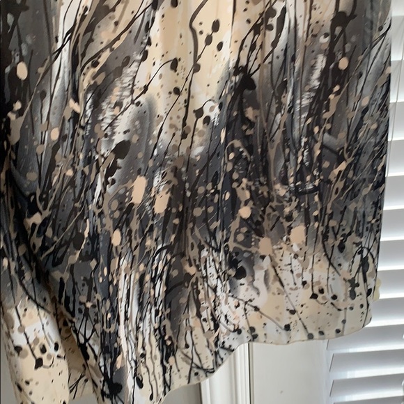 Loose fitting top - Picture 2 of 4